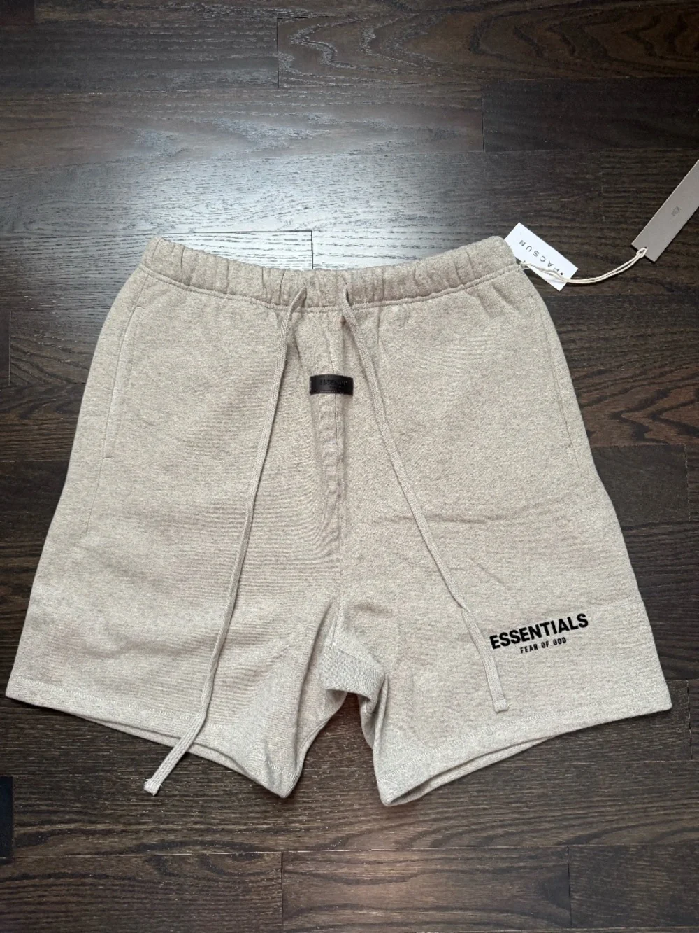 Fear Of God Essentials Shorts SS22 Dark Oatmeal Gray Size Xtra Large - Picture 1 of 4